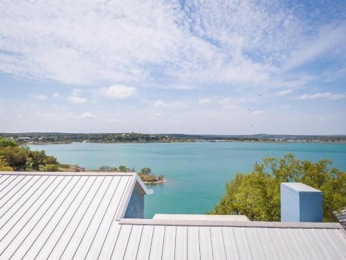 Lakeside Villa image 24